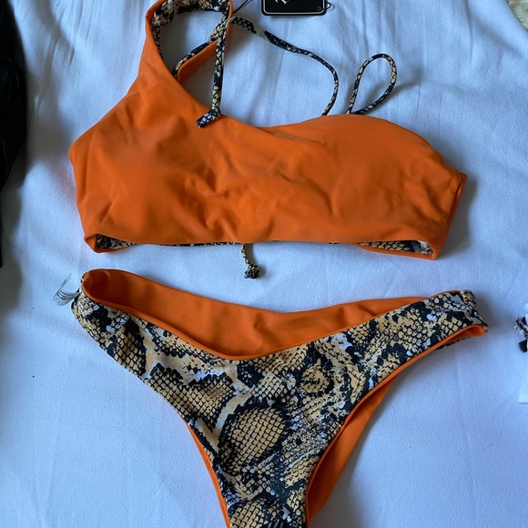 Reversible 2 pieces bikini - Picture 2 of 2